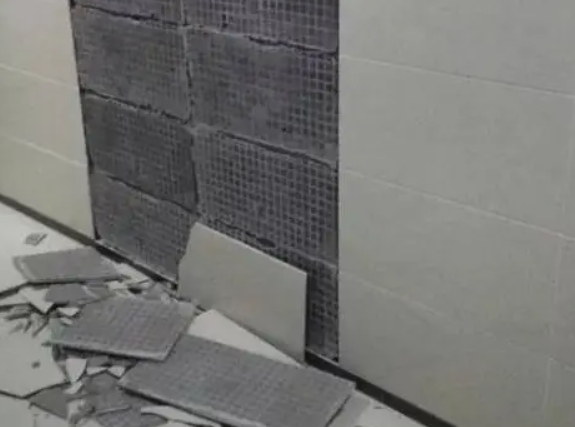 凤泉瓷砖空鼓维修公司分享下凤泉墙砖松动维修的知识
